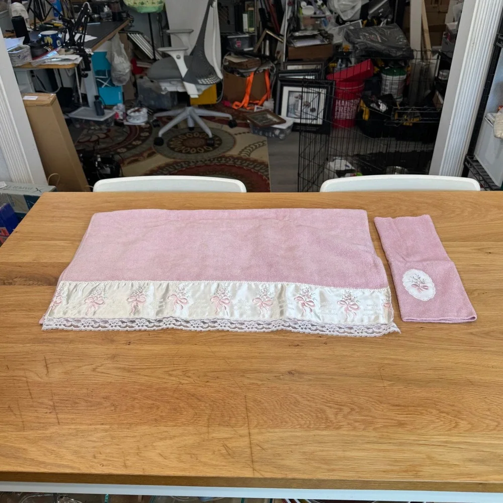VTG New‎ Saturday Knight Royal Collection Bluch Pink Rose Lace Floral Towel Set